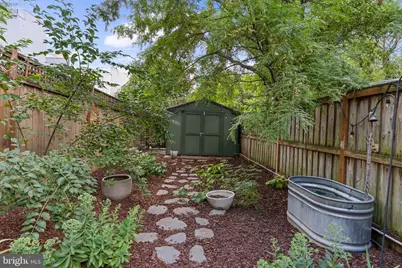 1360 L Street SE, Washington, DC 20003 - Photo 22