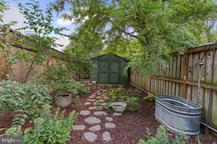 1360 L St SE, Washington, DC 20003 - Photo 22