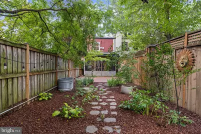1360 L Street SE, Washington, DC 20003 - Photo 24
