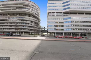 2475 Virginia Ave NW, Washington, DC 20037 - Photo 26