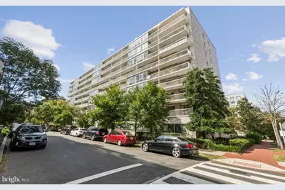 730 24th Street NW #205, Washington, DC 20037 - Photo 2