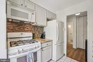 730 24th St NW, Washington, DC 20037 - Photo 12