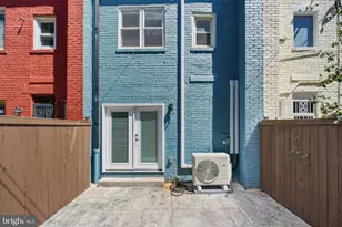 35 17th St SE, Washington, DC 20003 - Photo 22