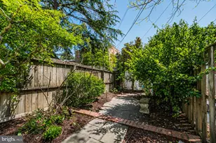 320 G St SE, Washington, DC 20003 - Photo 16