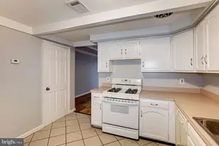 1326 L St SE, Washington, DC 20003 - Photo 12