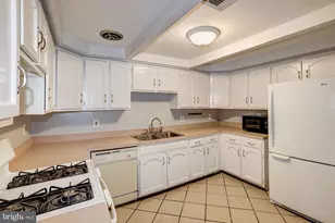 1326 L St SE, Washington, DC 20003 - Photo 10