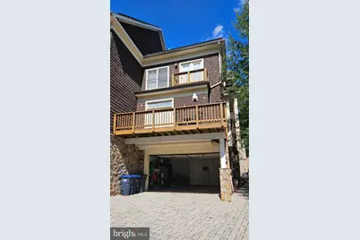 4462 Macarthur Boulevard NW, Washington, DC 20007 - Photo 2