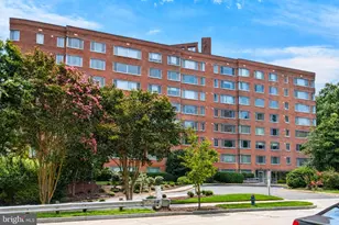 4200 Cathedral Ave NW, Washington, DC 20016 - Photo 32