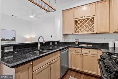 272 Kentucky Avenue SE #B, Washington, DC 20003 - Photo 8