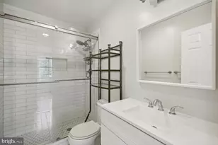3231 Sutton Pl NW, Washington, DC 20016 - Photo 12