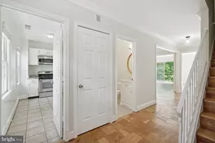 3231 Sutton Pl NW, Washington, DC 20016 - Photo 2