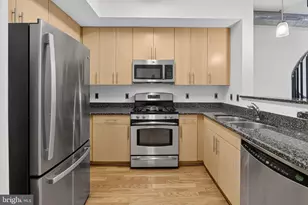 1390 Kenyon St NW, Washington, DC 20010 - Photo 10