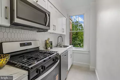 2410 20th Street NW #208, Washington, DC 20009 - Photo 2