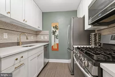 3114 Wisconsin Avenue NW #302, Washington, DC 20016 - Photo 8