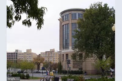 3 Washington Circle NW #702, Washington, DC 20037 - Photo 4