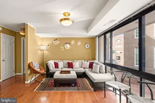1077 30th St NW, Washington, DC 20007 - Photo 4