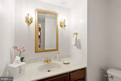 1077 30th Street NW #201, Washington, DC 20007 - Photo 16