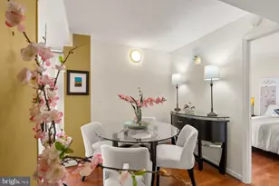1077 30th St NW, Washington, DC 20007 - Photo 6
