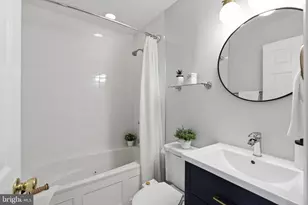 17 V St NW, Washington, DC 20001 - Photo 22