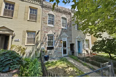 650 E Street SE, Washington, DC 20003 - Photo 2