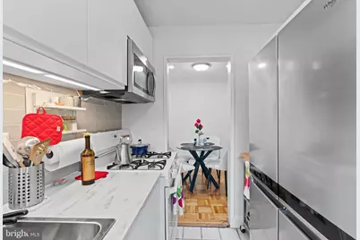 3901 Tunlaw Road NW #506, Washington, DC 20007 - Photo 4