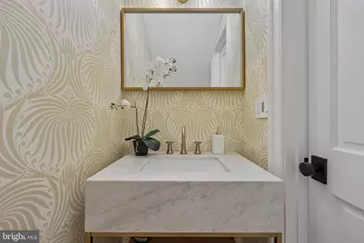 235 12th Street SE, Washington, DC 20003 - Photo 18
