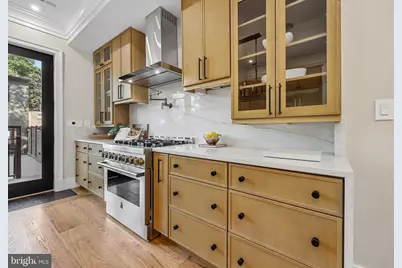235 12th Street SE, Washington, DC 20003 - Photo 10