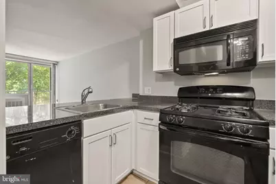 800 4th Street SW #N325, Washington, DC 20024 - Photo 8