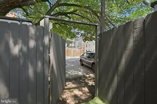708 I St SE, Washington, DC 20003 - Photo 22