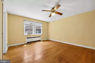 2301 41st Street NW #302, Washington, DC 20007 - Photo 2
