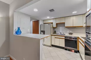 1099 22nd Street NW, Washington, DC 20037 - Photo 4