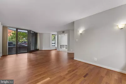 1099 22nd Street NW #104, Washington, DC 20037 - Photo 10