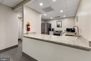 1099 22nd Street NW, Washington, DC 20037 - Photo 32