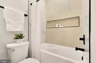 1463 Harvard St NW, Washington, DC 20009 - Photo 24