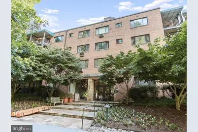 2325 42nd Street NW #320, Washington, DC 20007 - Photo 2