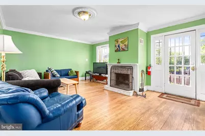 1827 East Capitol Street SE, Washington, DC 20003 - Photo 2