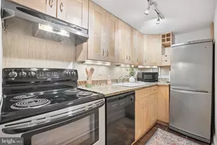 1825 T St NW, Washington, DC 20009 - Photo 10
