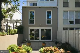277 G St SW, Washington, DC 20024 - Photo 32