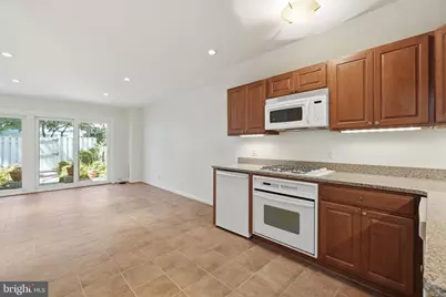 277 G Street SW #142, Washington, DC 20024 - Photo 24