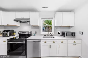3009 8th St SE, Washington, DC 20032 - Photo 8