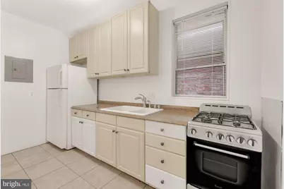 1102 K Street SE, Washington, DC 20003 - Photo 2
