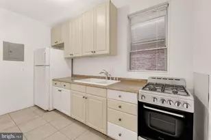 1102 K St SE, Washington, DC 20003 - Photo 2