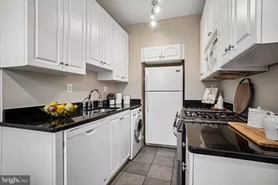 3010 Wisconsin Avenue NW #207, Washington, DC 20016 - Photo 10