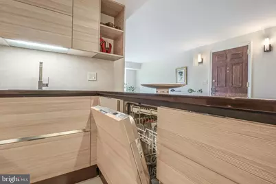 1080 Wisconsin Avenue NW #3002, Washington, DC 20007 - Photo 4