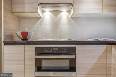 1080 Wisconsin Avenue NW #3002, Washington, DC 20007 - Photo 2
