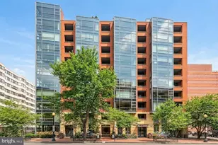 1117 10th St NW, Washington, DC 20001 - Photo 1