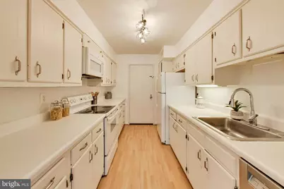 2501 Calvert Street NW #103, Washington, DC 20008 - Photo 10