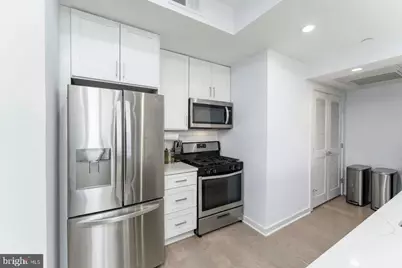 1019 17th Place NE #401, Washington, DC 20002 - Photo 4