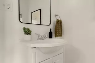 709 16th St NE, Washington, DC 20002 - Photo 20