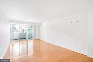 700 7th Street SW, Washington, DC 20024 - Photo 6